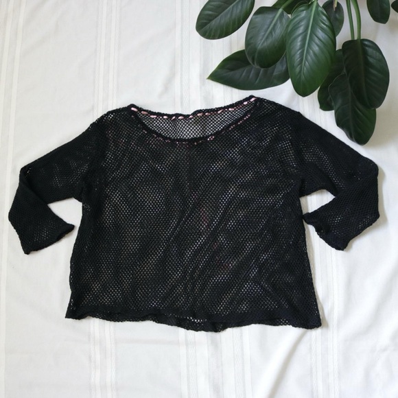 Black fish net long sleeve blouse with pink ribbon bow tie - Picture 8 of 8